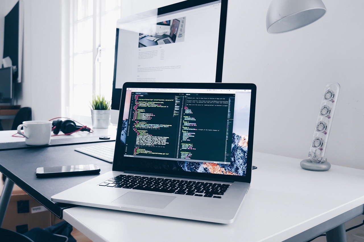 découvrez les bases et les techniques avancées de la programmation énergétique pour optimiser la gestion et la consommation d'énergie.
