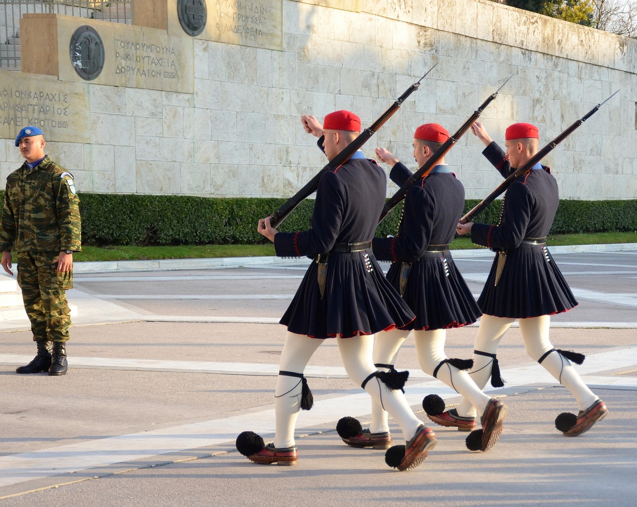 découvrez le rôle et l'importance des gardiens traditionnels, protecteurs des coutumes et du patrimoine culturel à travers les âges.