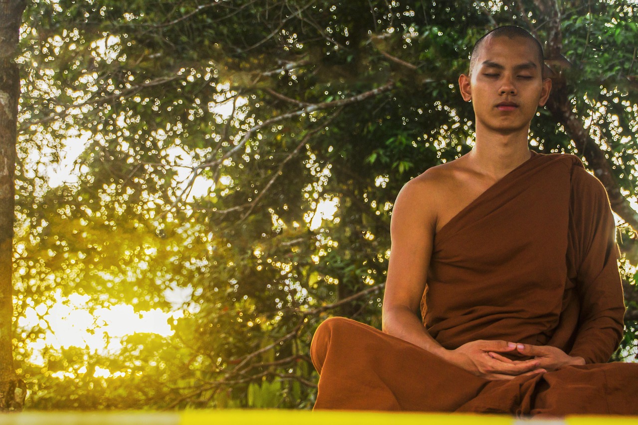 découvrez le bouddhisme, une philosophie et religion centrée sur la méditation, la compassion et la recherche de la paix intérieure.