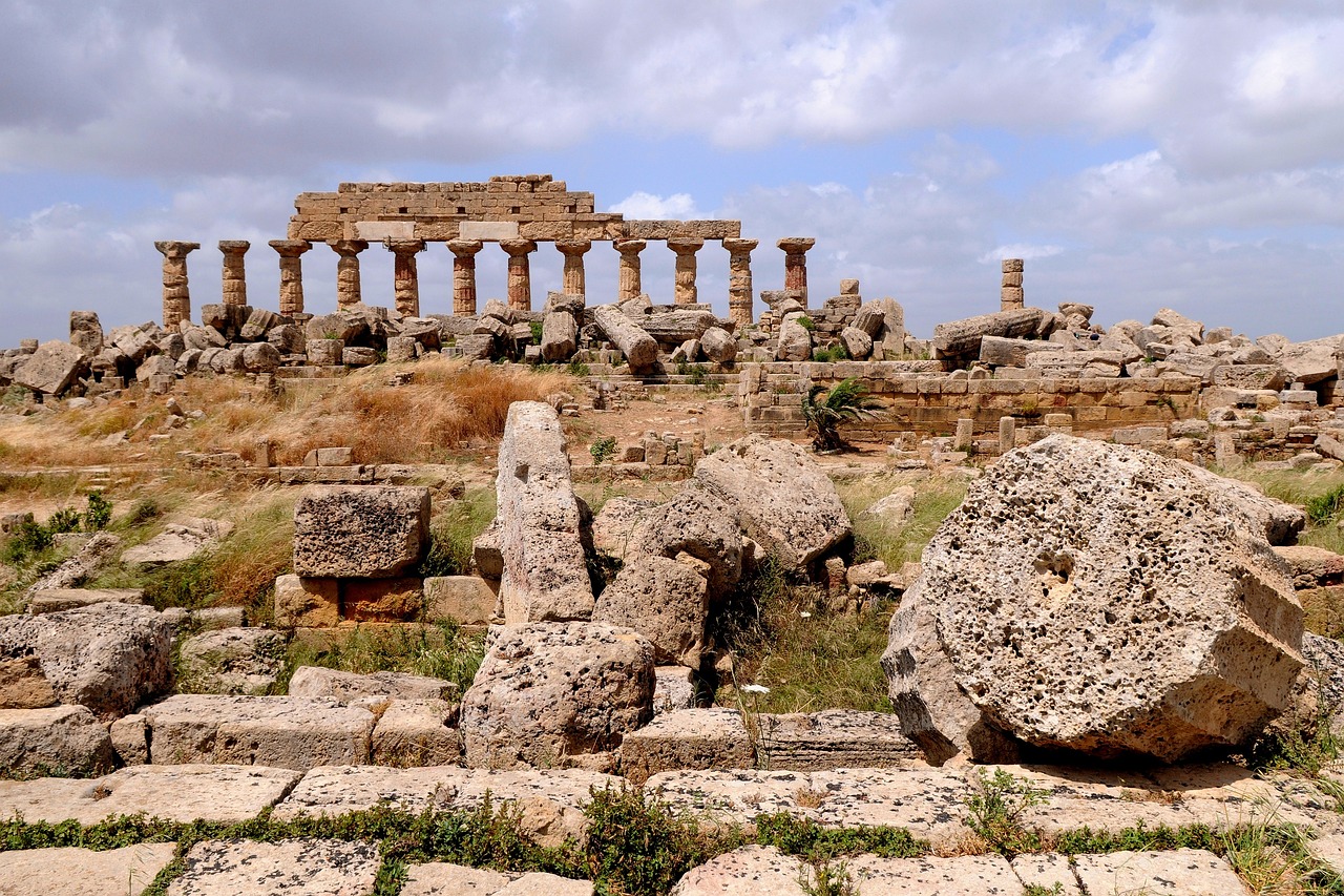 découvrez la sicile, une île italienne riche en histoire, paysages magnifiques, plages paradisiaques et une cuisine méditerranéenne authentique.