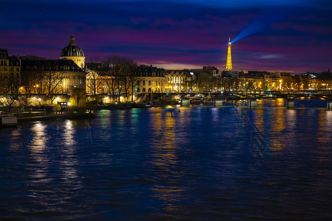 découvrez comment les villes françaises s'adaptent aux défis du changement climatique grâce à des solutions innovantes et durables pour un avenir résilient.