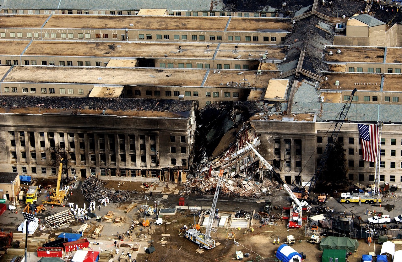 découvrez l'histoire fascinante et les rôles stratégiques du pentagone, le quartier général du département de la défense des états-unis. plongez dans son architecture unique, ses missions militaires et son impact global sur la sécurité nationale.
