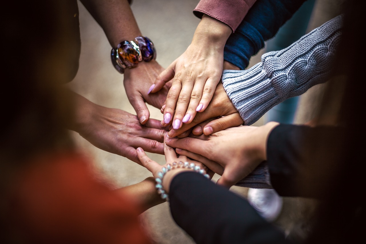 découvrez comment la collaboration favorise l'innovation, améliore la productivité et renforce l'esprit d'équipe dans votre organisation. conseils, outils et meilleures pratiques pour collaborer efficacement.
