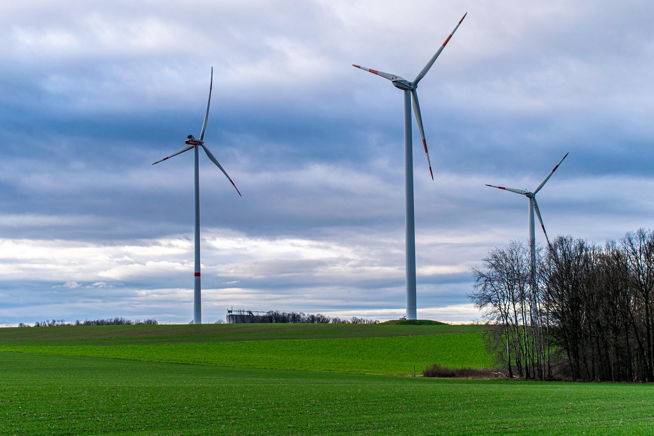 découvrez comment la transition énergétique transforme notre avenir en intégrant des solutions durables, des énergies renouvelables et des pratiques écoresponsables. explorez les enjeux, les bénéfices et les innovations qui façonnent notre société pour un environnement plus sain.