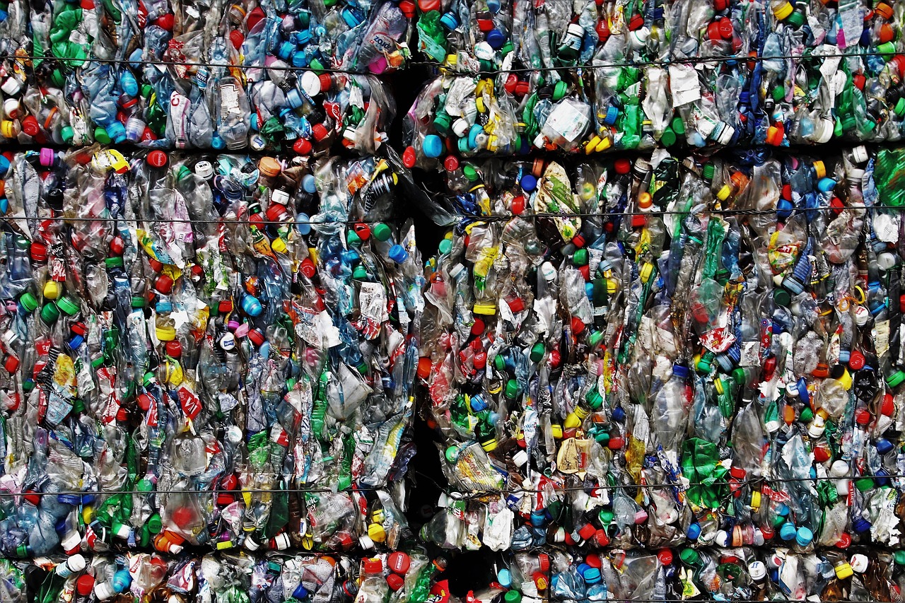 découvrez l'upcycling, une démarche écoresponsable qui consiste à transformer des objets usagés en créations uniques et durables, alliant créativité et respect de l'environnement.