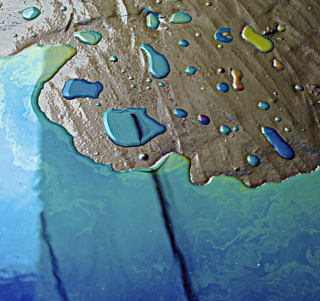 découvrez les causes, les effets et les solutions pour lutter contre la pollution de l'eau. informez-vous sur les enjeux environnementaux liés à la qualité de l'eau et les actions à entreprendre pour protéger nos ressources hydriques.