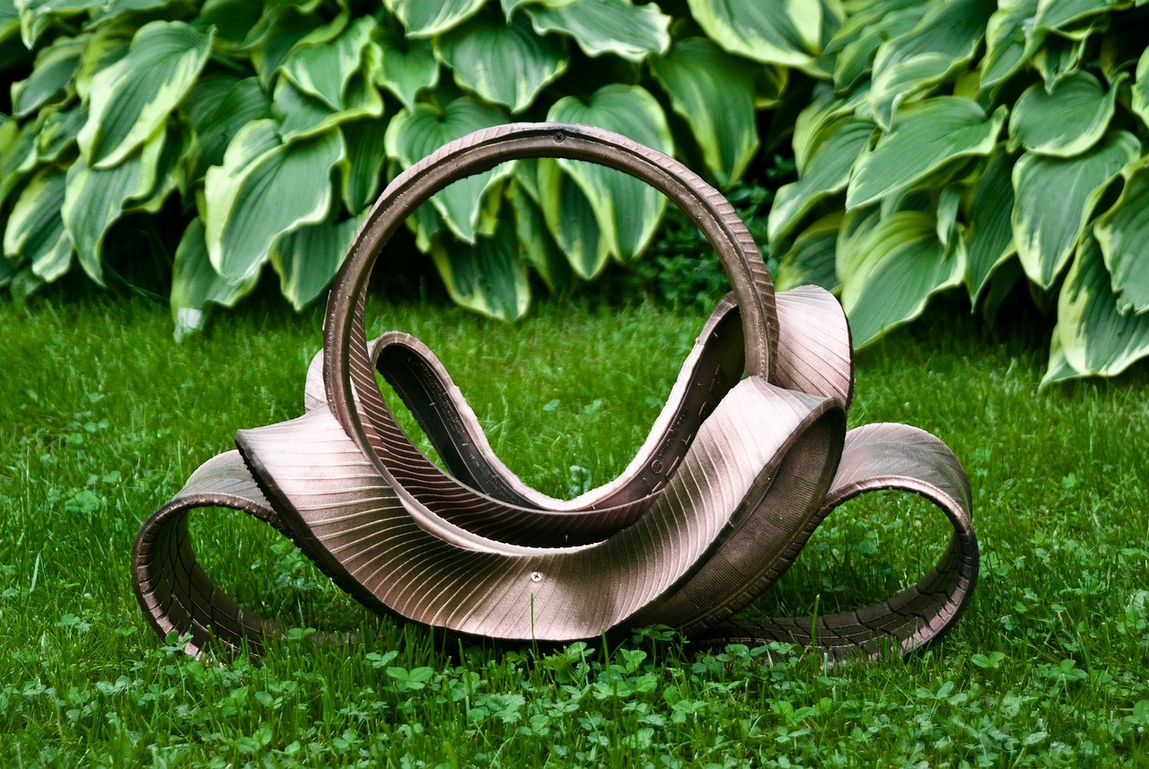 découvrez l'upcycling, une démarche éco-responsable qui transforme les objets et matériaux anciens en créations uniques et durables.