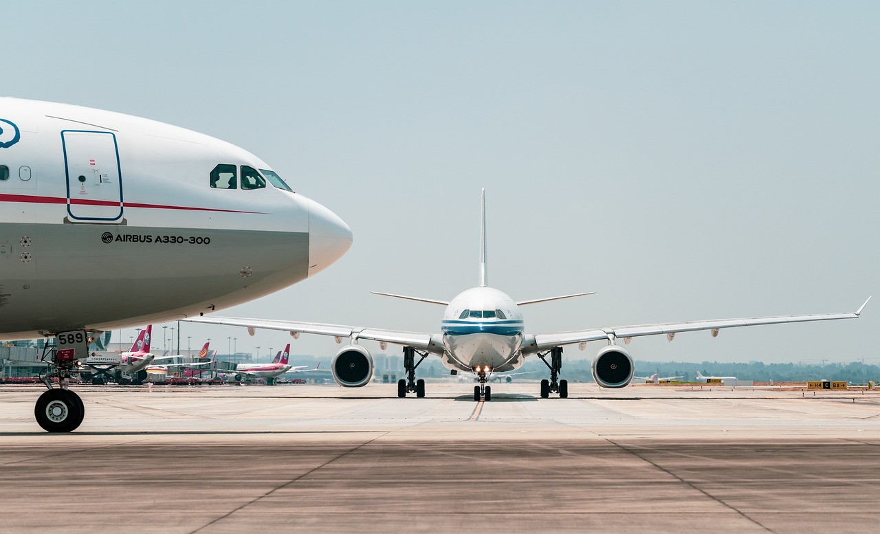 découvrez l'univers fascinant de l'aviation, de l'histoire des avions aux avancées technologiques, en passant par les métiers passionnants qui composent ce secteur dynamique. explorez les innovations et les tendances qui redéfinissent le ciel.