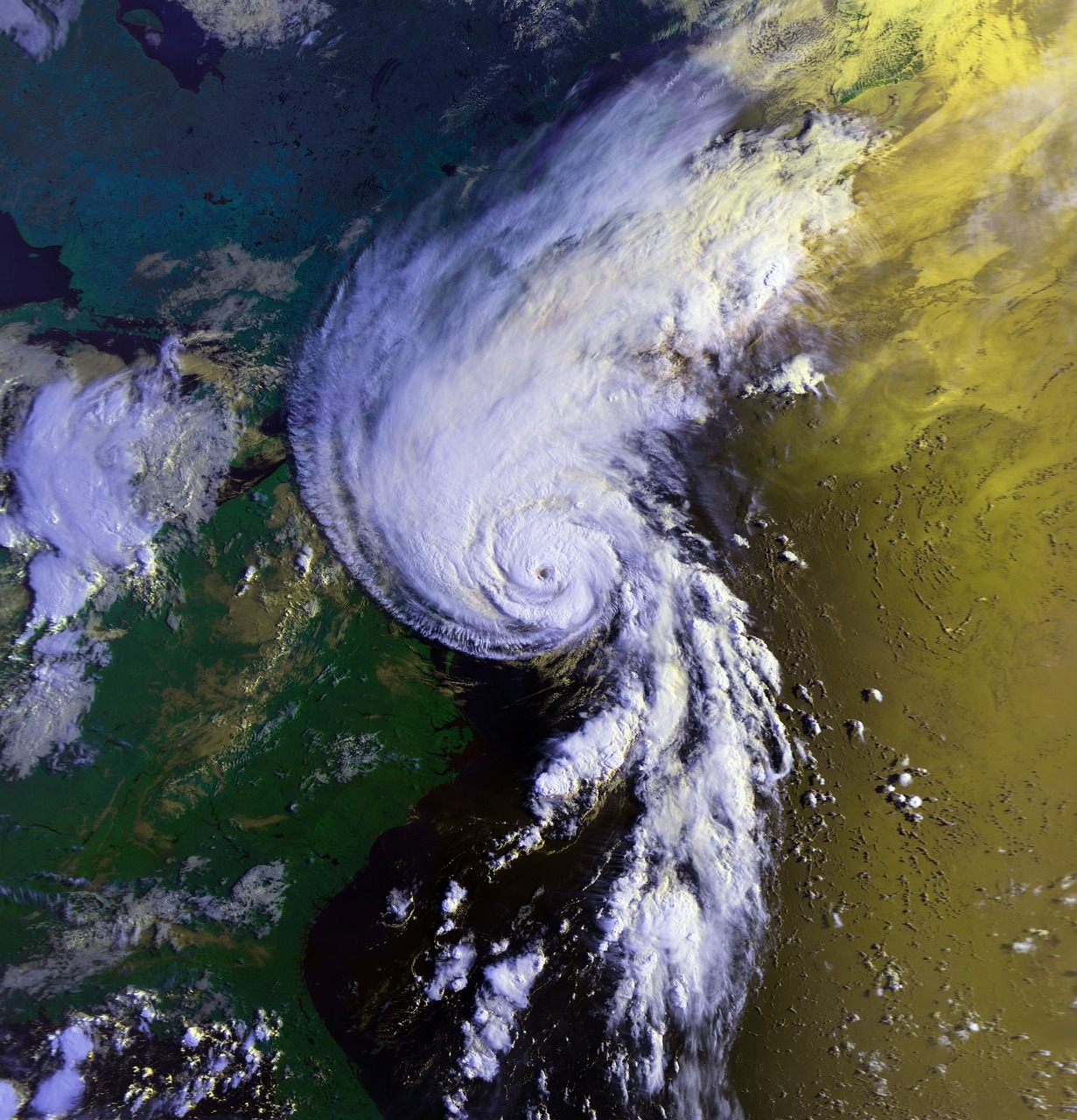 découvrez tout ce qu'il faut savoir sur les cyclones : leur formation, leur impact sur l'environnement, les mesures de sécurité à adopter et les récits de ceux qui ont traversé ces tempêtes puissantes.