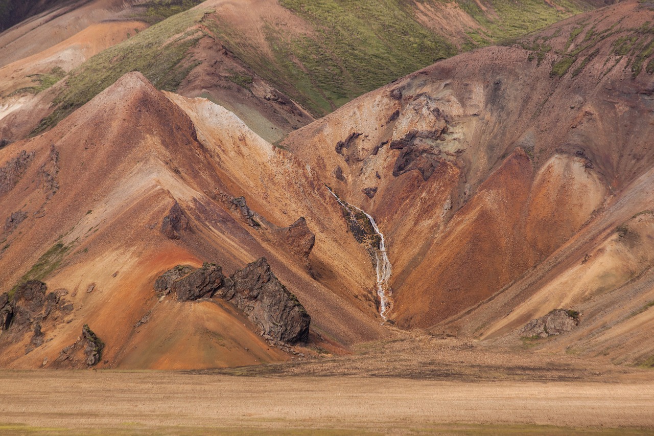 découvrez les réserves naturelles, véritables havres de paix préservés pour la faune et la flore. explorez des écosystèmes diversifiés, participez à des activités en plein air et apprenez l'importance de la conservation de la nature.