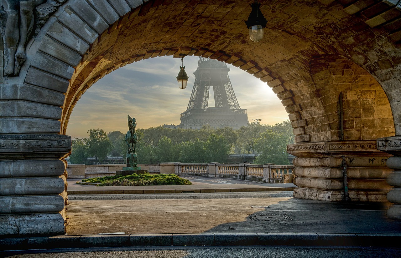 découvrez l'accord de paris, un traité international crucial visant à lutter contre le changement climatique, qui engage les pays à limiter le réchauffement climatique et à promouvoir la transition vers des énergies renouvelables durables.