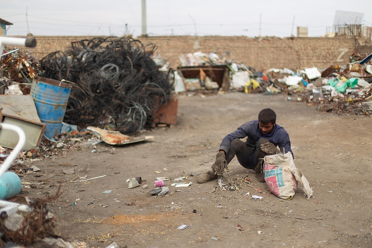 découvrez des solutions innovantes et durables pour la gestion des déchets. apprenez comment optimiser le recyclage, réduire les déchets et améliorer votre empreinte écologique grâce à des pratiques de gestion efficaces.