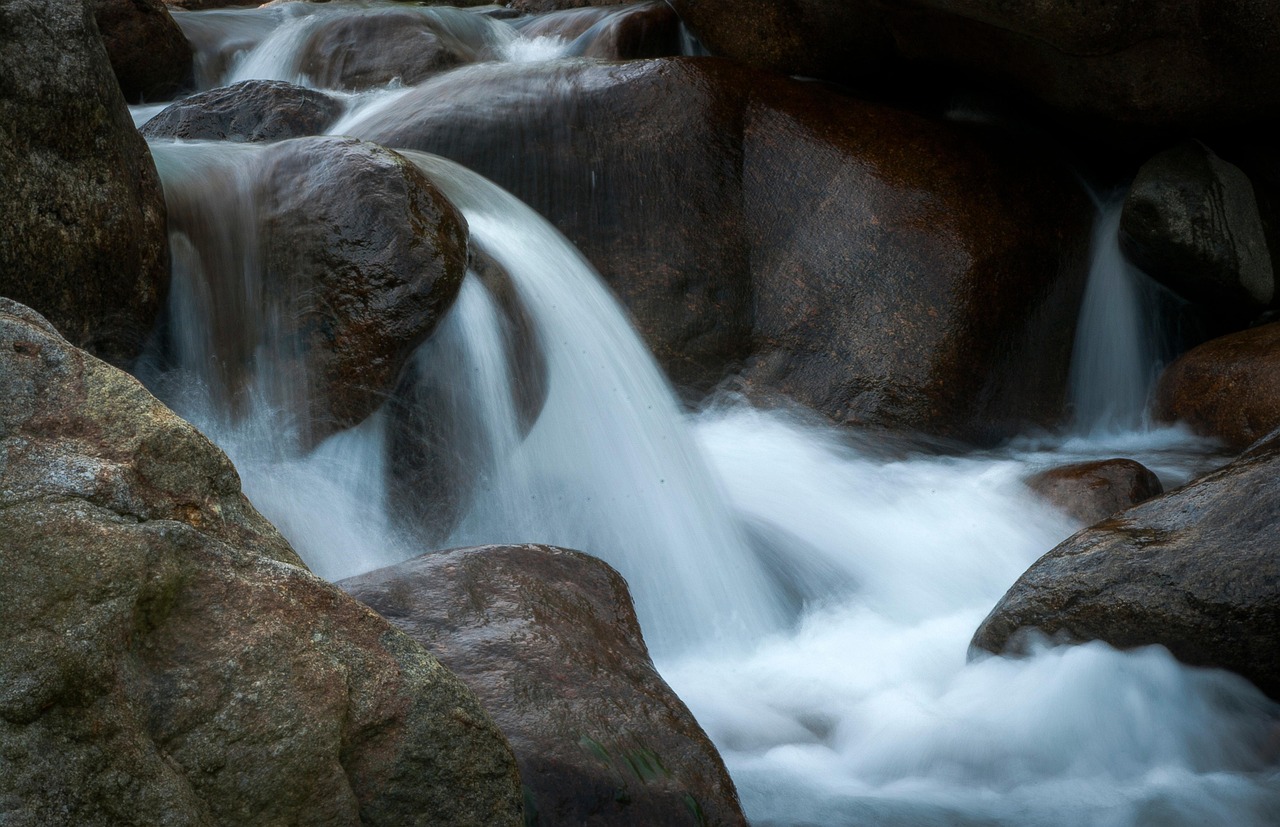 découvrez l'importance de l'eau, une ressource essentielle pour la vie sur terre. explorez ses propriétés, ses applications et les défis liés à sa conservation dans un monde en constante évolution.