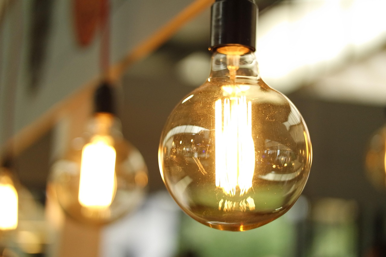 découvrez comment améliorer l'efficacité énergétique dans votre quotidien. adoptez des pratiques durables pour réduire votre consommation d'énergie et faire des économies tout en protégeant l'environnement.
