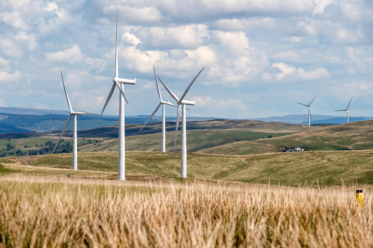 découvrez comment la transition énergétique transforme notre société en favorisant des sources d'énergie renouvelables, réduisant notre empreinte carbone et propulsant l'innovation pour un avenir durable.