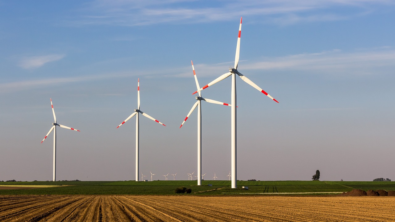 découvrez les enjeux et les stratégies de la transition énergétique, un processus essentiel pour un avenir durable. explorez les innovations et les solutions écologiques qui transforment notre consommation d'énergie et contribuent à la lutte contre le changement climatique.