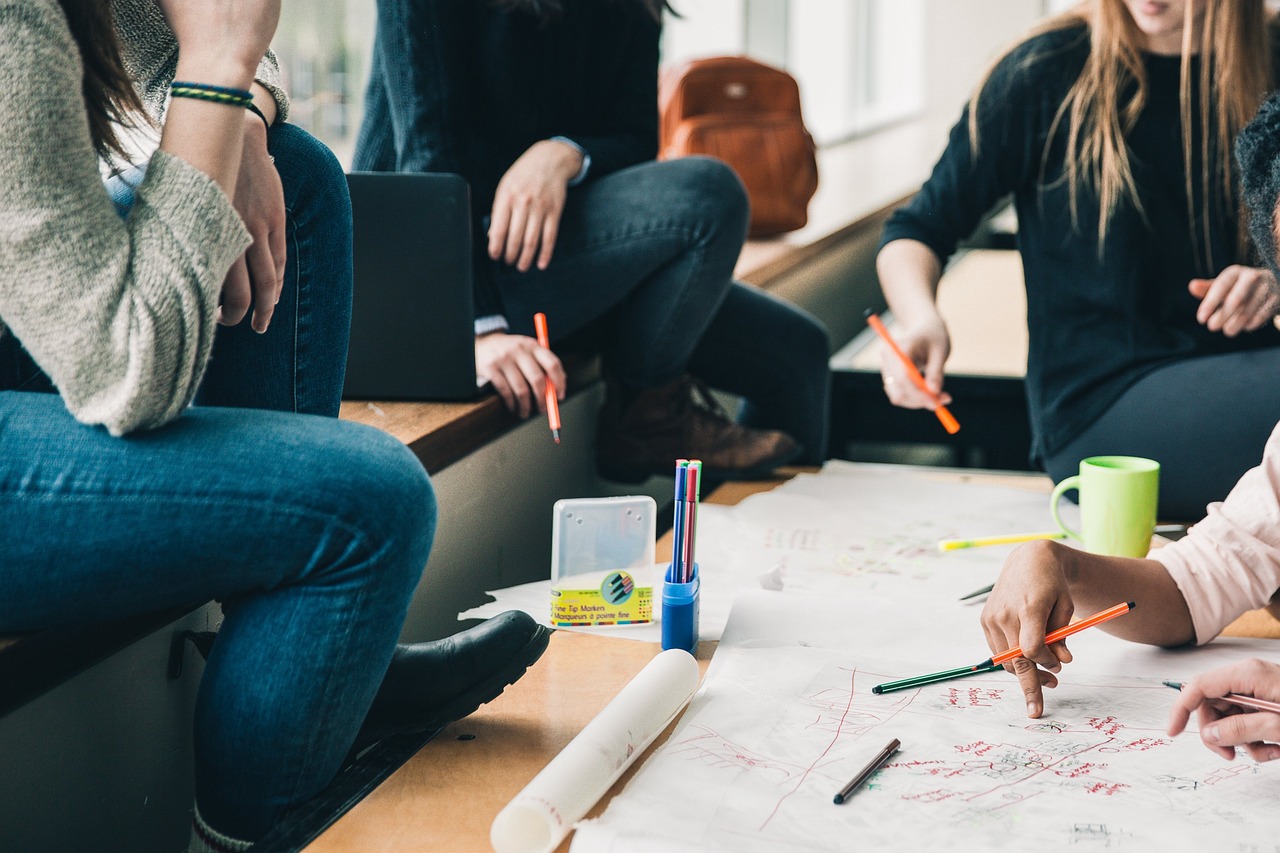 découvrez comment transformer votre établissement scolaire avec notre guide sur la rénovation des écoles. explorez des idées innovantes, des conseils pratiques et des inspirations pour moderniser et améliorer vos espaces d'apprentissage.