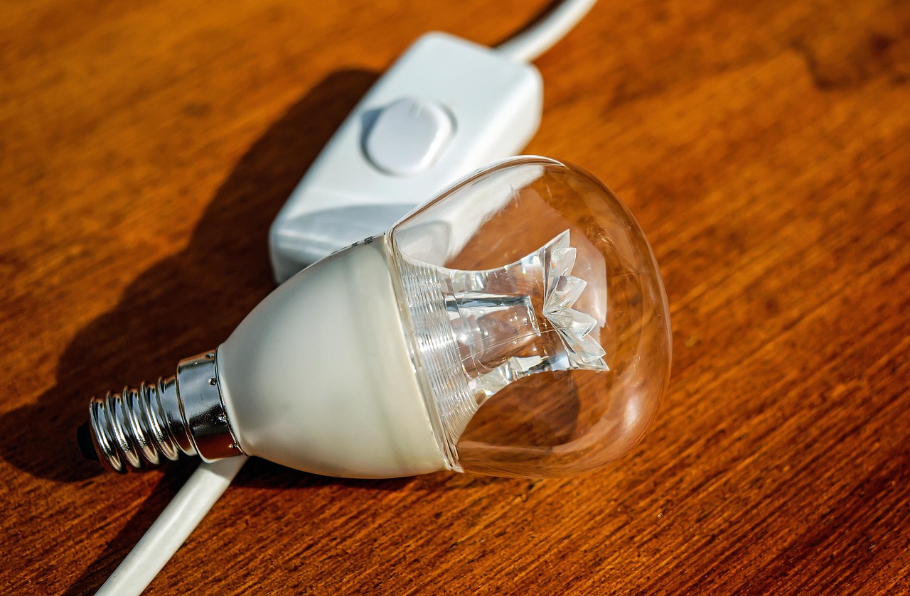 découvrez notre guide complet sur l'énergie : explorez les différentes sources d'énergie, leur impact sur l'environnement, les innovations durables et les conseils pour économiser l'énergie au quotidien.