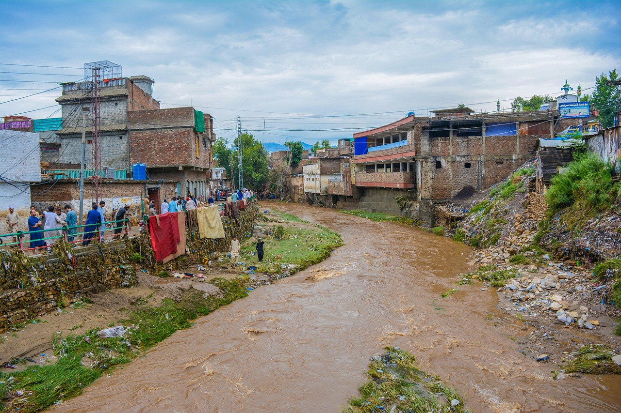 découvrez les causes, les conséquences et les solutions face aux inondations. informez-vous sur les mesures de prévention et les meilleures pratiques pour se protéger contre les inondations.