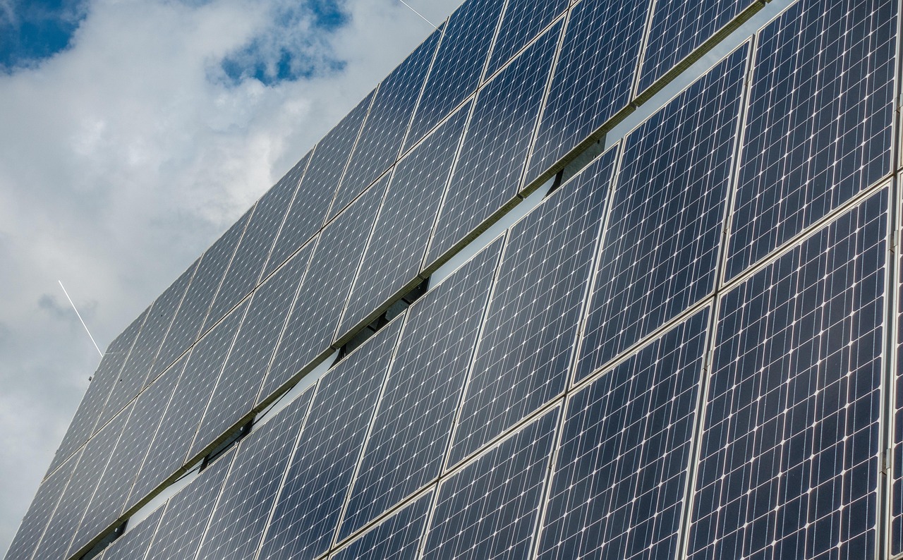 découvrez les avantages de l'énergie solaire pour un avenir durable. apprenez comment tirer parti de la puissance du soleil pour réduire vos factures d'électricité et contribuer à la protection de l'environnement. informez-vous sur les technologies solaires et leurs applications variées.