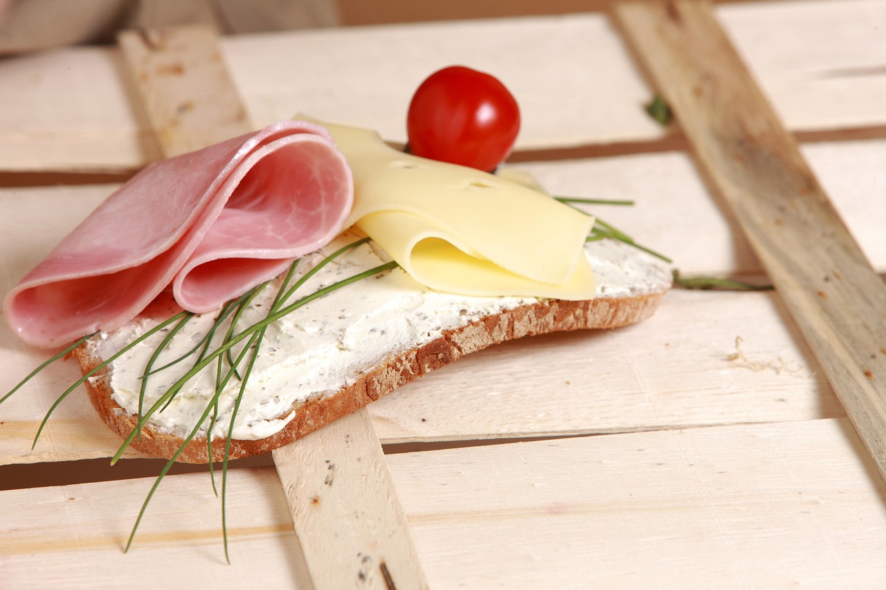 découvrez l’univers du cheese (fromage): origines, variétés, accords mets-vins, conseils de dégustation et idées recettes. le guide essentiel des gourmets.