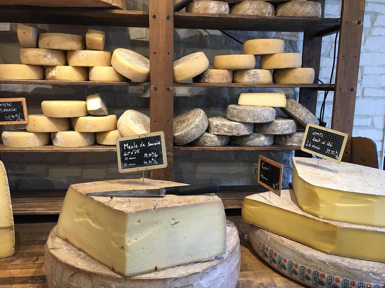 découvrez le fromage sous toutes ses formes: types, saveurs, accords mets-vins, conseils de dégustation et recettes. guide essentiel pour gourmets et curieux.