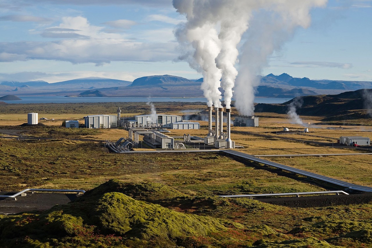 découvrez l'énergie géothermique : une source d'énergie renouvelable, propre et durable qui exploite la chaleur naturelle de la terre pour produire électricité et chauffage, tout en préservant l'environnement.