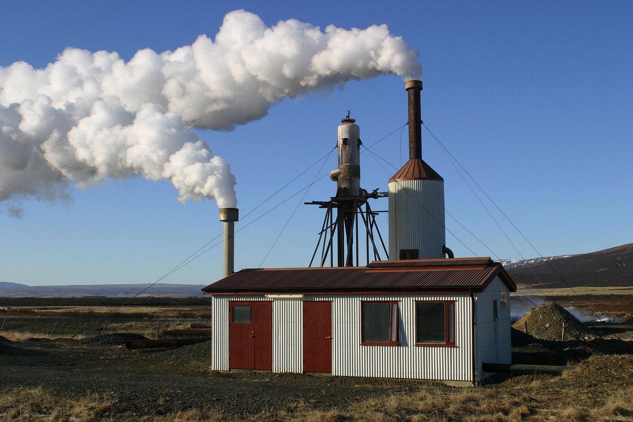 découvrez l'énergie géothermique : une source d'énergie renouvelable, écologique et efficace qui exploite la chaleur de la terre pour produire de l'électricité et chauffer les bâtiments.