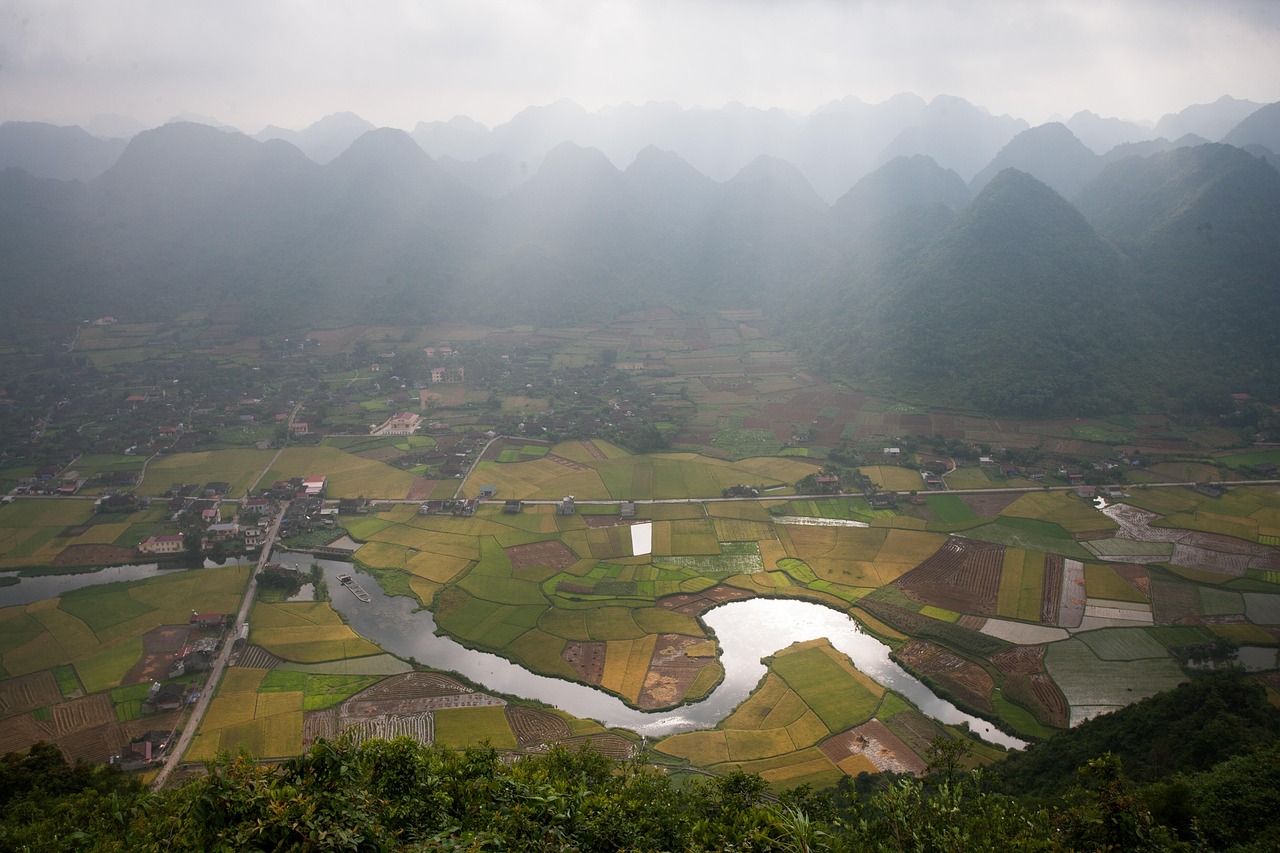 d&eacute;couvrez l'histoire fascinante de l'exploration du passage du nord-ouest, un itin&eacute;raire maritime l&eacute;gendaire reliant l'atlantique au pacifique &agrave; travers l'arctique.