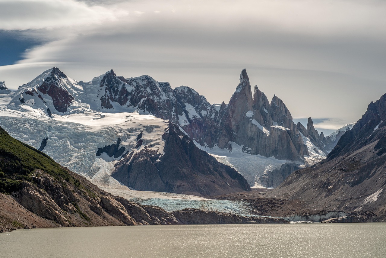 d&eacute;couvrez l'histoire inspirante du fondateur de patagonia, une entreprise pionni&egrave;re dans le domaine de l'&eacute;quipement outdoor et de la protection de l'environnement.