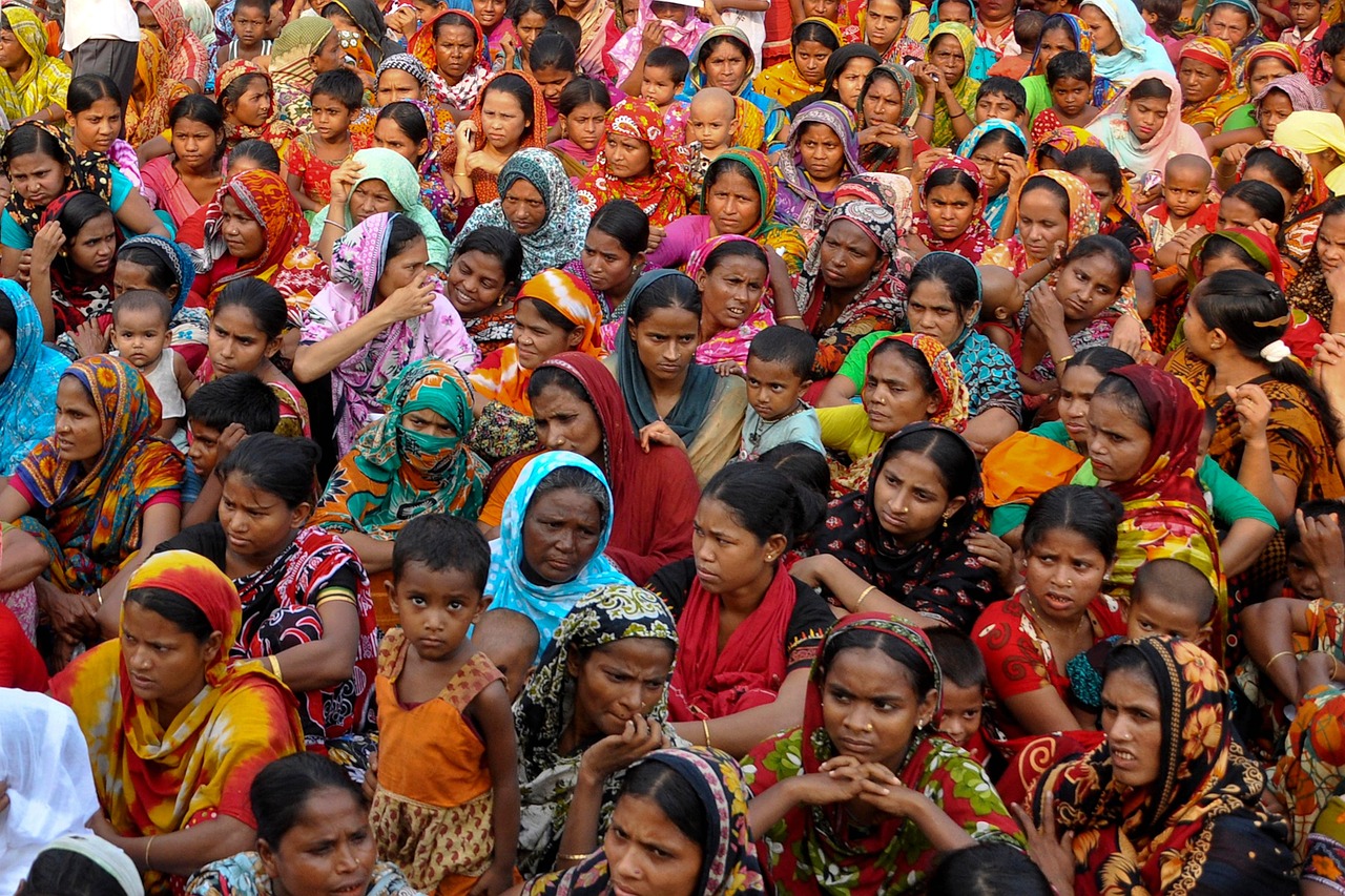 d&eacute;couvrez les risques auxquels sont expos&eacute;s les travailleurs du v&ecirc;tement, y compris les conditions de travail dangereuses et les enjeux de s&eacute;curit&eacute; dans l'industrie textile.