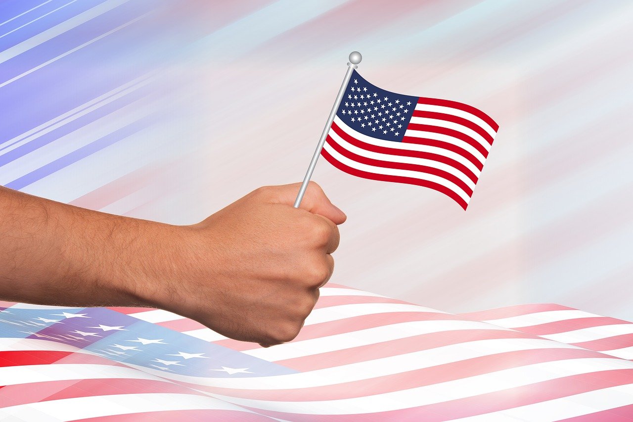 une alliance politique est un accord strat&eacute;gique entre partis ou groupes visant &agrave; atteindre des objectifs communs en mati&egrave;re de gouvernance et de prise de d&eacute;cision.